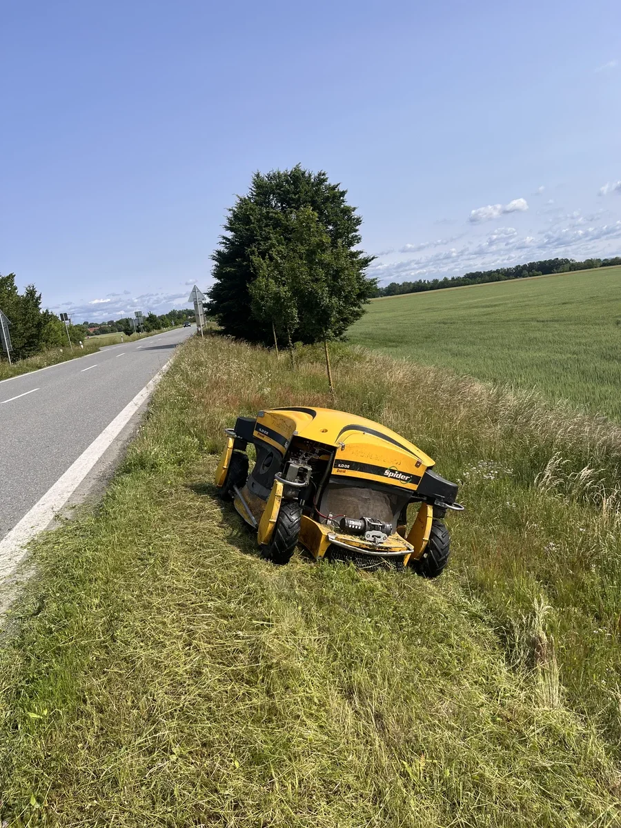 Tým Sekání na svahu při práci